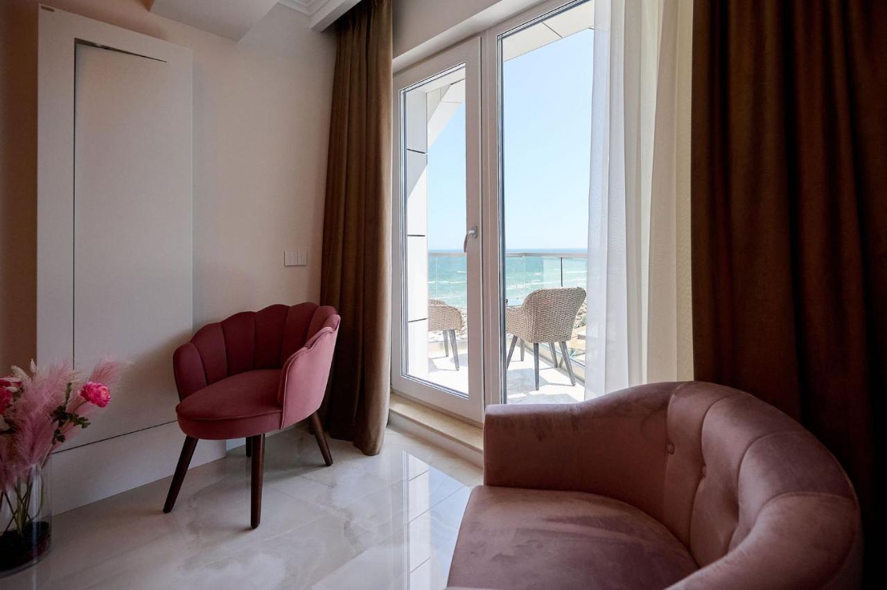 Wave N' Sea Apartment In Infinity Beach Resort - Parking Mamaia Exterior photo