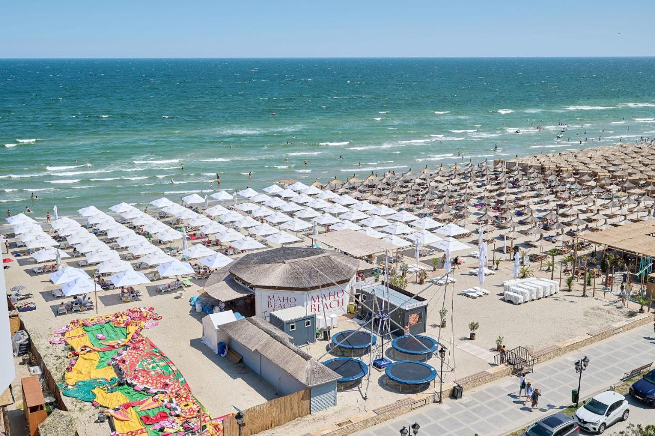 Wave N' Sea Apartment In Infinity Beach Resort - Parking Mamaia Exterior photo