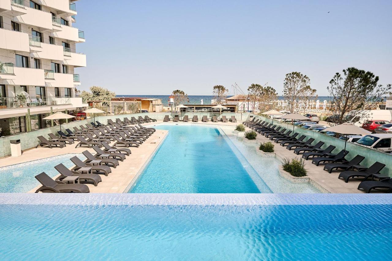 Wave N' Sea Apartment In Infinity Beach Resort - Parking Mamaia Exterior photo