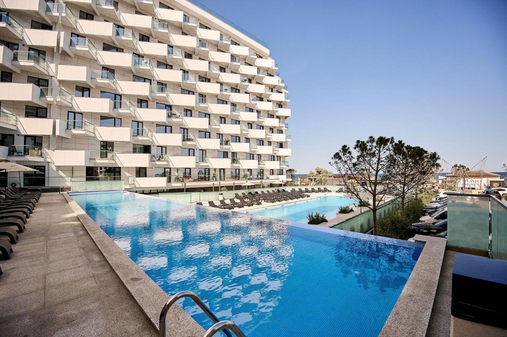 Wave N' Sea Apartment In Infinity Beach Resort - Parking Mamaia Exterior photo